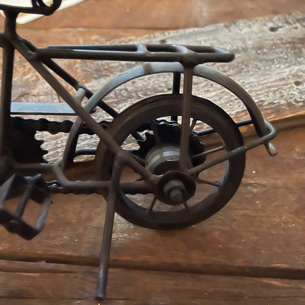 Mini Metal Bicycle - Picture 2 of 6